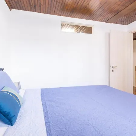 Focolare Corfiot Residence, Σιναράδες
